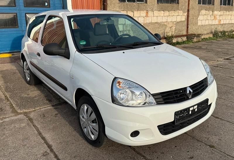 Weiß Gebraucht 2009 Renault Clio II Kleinwagen | 2.200 € (Guter Preis) - Bild 1/4