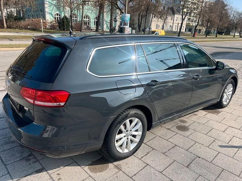 Gebraucht VW Passat Comfortline 150 PS (110 kW) 2016 Grau Kombi