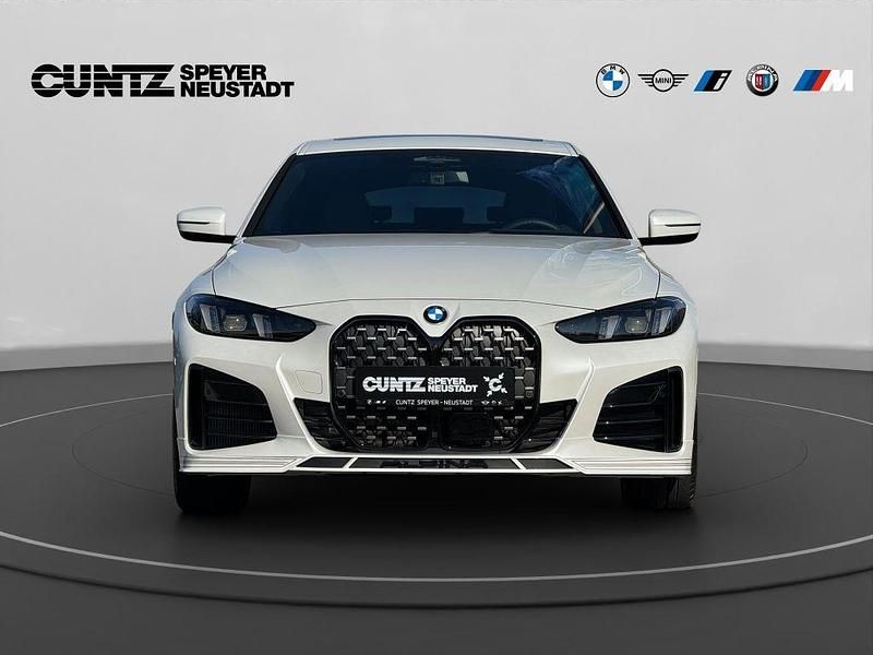 Używany Alpina D4 355 KM (261 kW) 2025 Biały Coupe