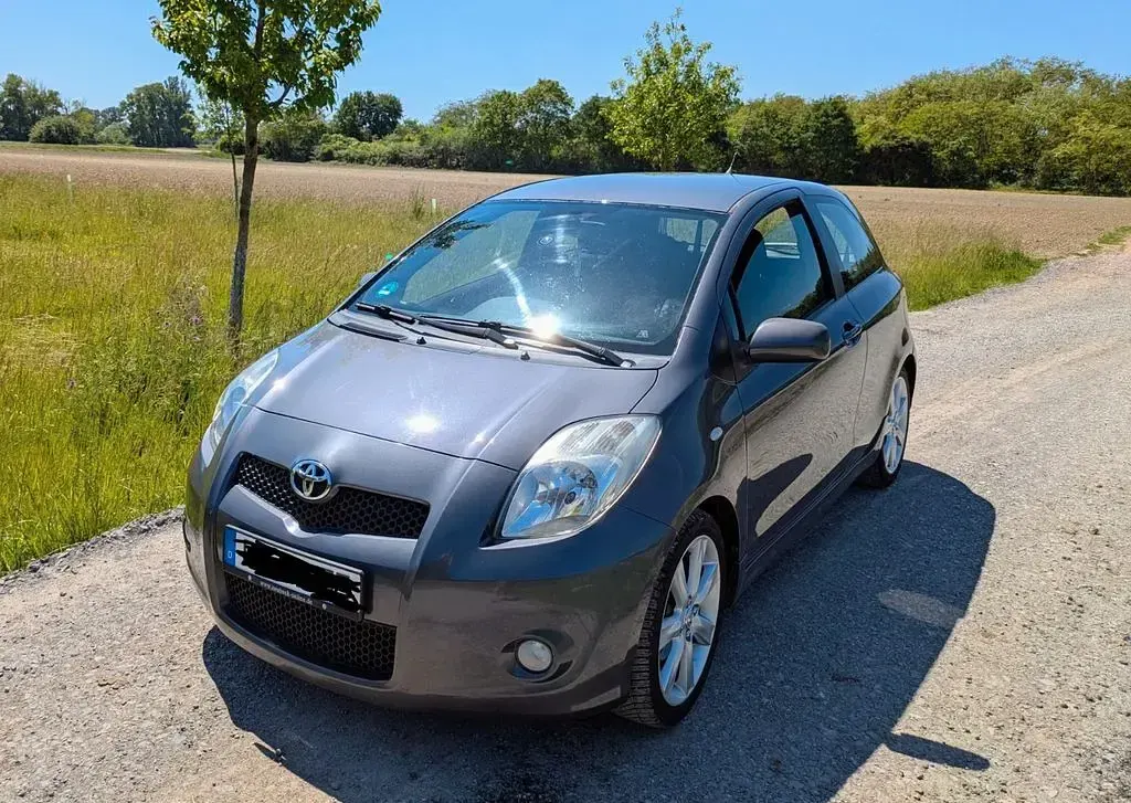 Gebraucht Toyota Yaris 133 PS (97 kW) 2007 Grau Kleinwagen