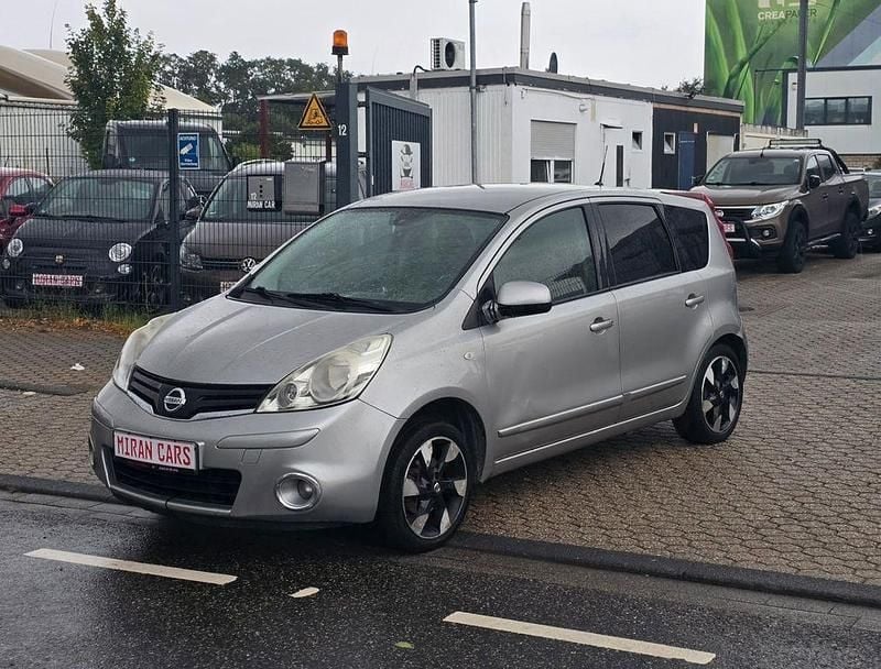 Grau Gebraucht 2013 Nissan Note Van / Kleinbus | 1.999 € (Guter Preis) - Bild 1/4