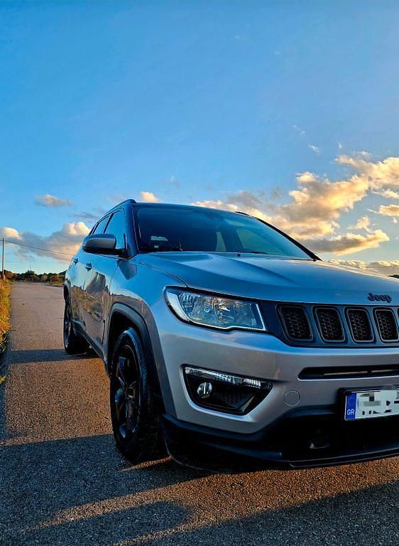 Gebraucht Jeep Compass Night Eagle 120 PS (88 kW) 2019 Silber SUV