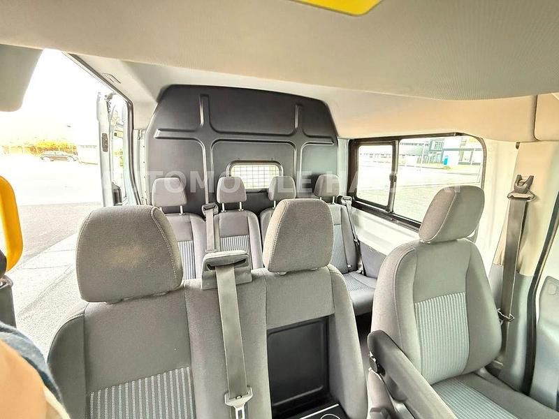 Second-hand Ford Transit 155 CP (114 kW) 2016 Alb Monovolum