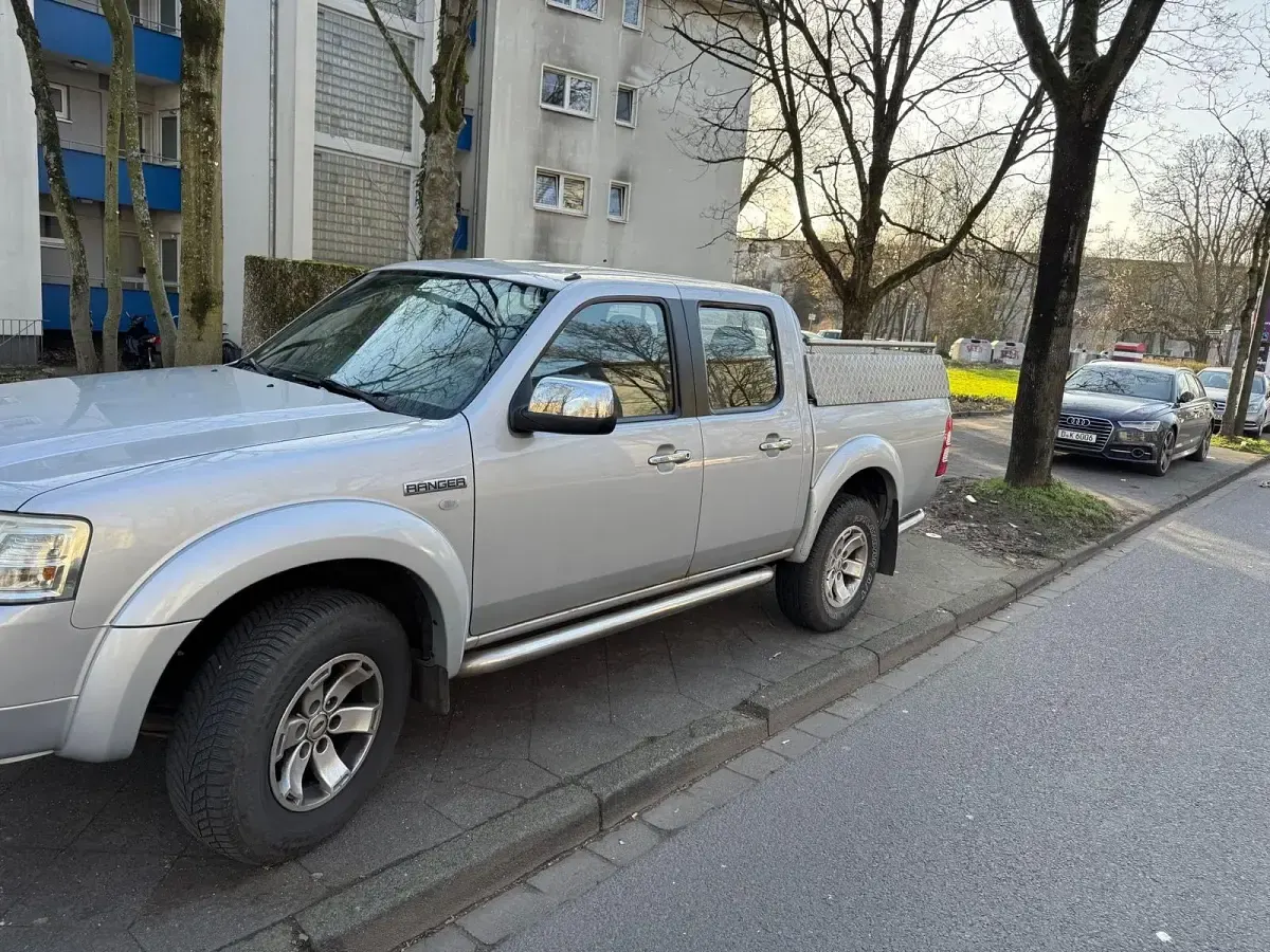 Gebraucht Ford Ranger 160 PS (117 kW) 2008 Silber Pickup