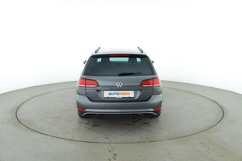 Gebraucht VW Golf VII Comfortline 125 PS (91 kW) 2018 Grau Kombi