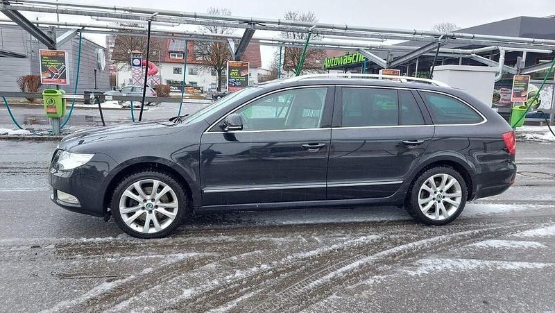 Gebraucht Skoda Superb Elegance 170 PS (125 kW) 2012 Schwarz Kombi