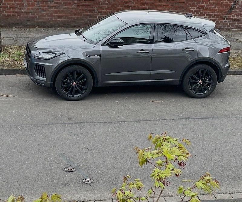 Grau Gebraucht 2020 Jaguar E-Pace R-Dynamic SUV | 24.450 € (Superpreis) - Bild 1/4
