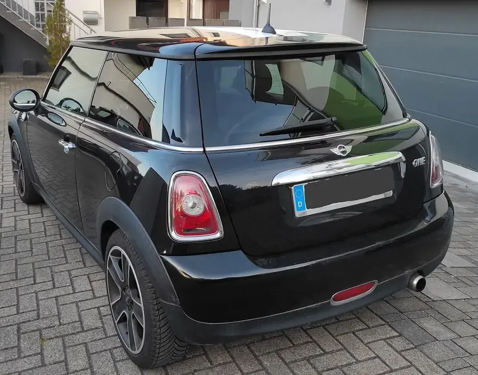 Gebraucht Mini Cooper 95 PS (69 kW) 2010 Schwarz Kleinwagen