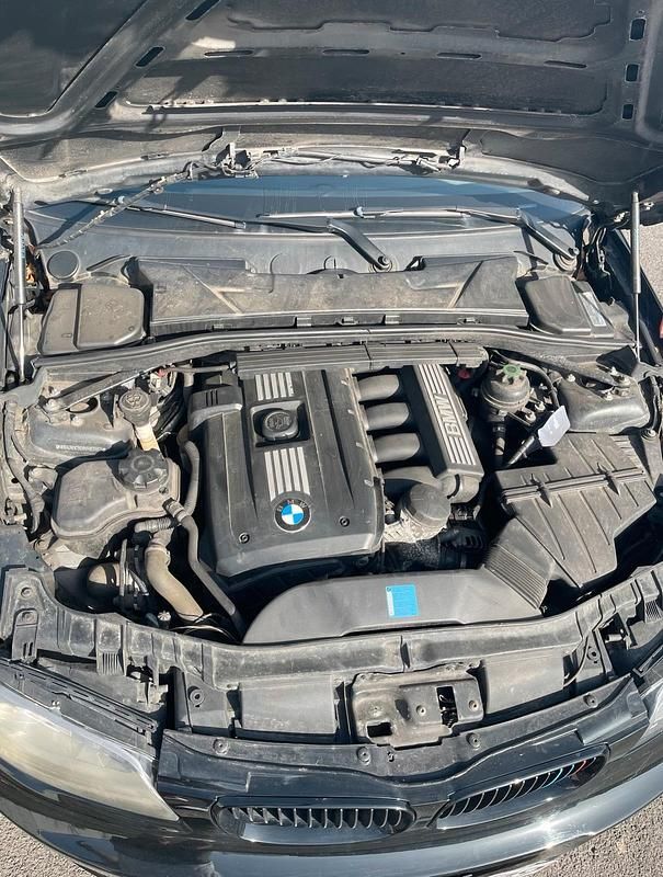 Gebraucht BMW 128 231 PS (169 kW) 2011 Schwarz Cabrio