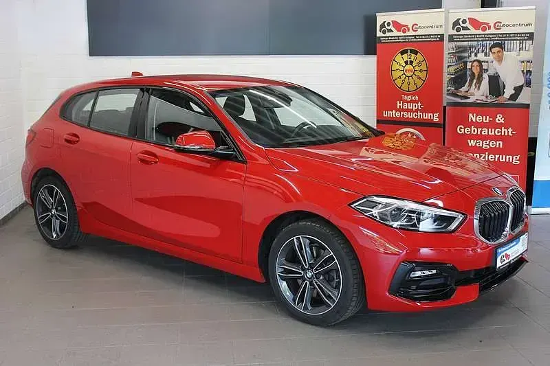 Gebraucht BMW 118 Sport Line 140 PS (102 kW) 2020 Rot Limousine