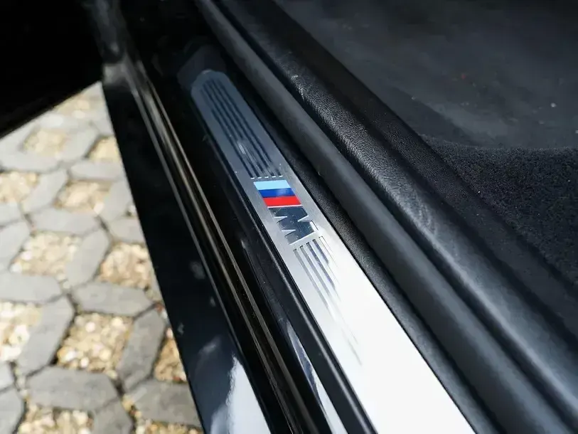 Gebraucht BMW X4 M Sport 190 PS (139 kW) 2025 Saphirschwarzmetallic SUV