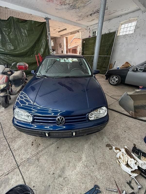 Second-hand VW Golf IV 75 CP (55 kW) 2003 Albastru Hatchback