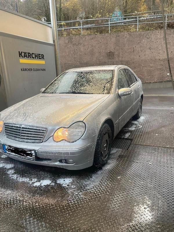 Gebraucht Mercedes C180 129 PS (94 kW) 2001 Silber Limousine