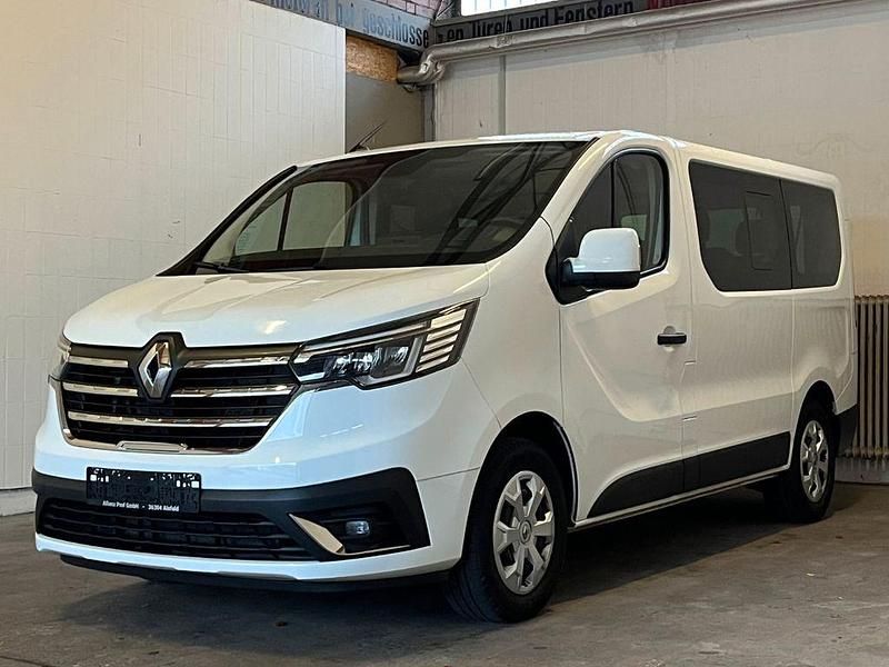 Weiß Gebraucht 2022 Renault Trafic Life Van | 29.990 € (Guter Preis) - Bild 1/4