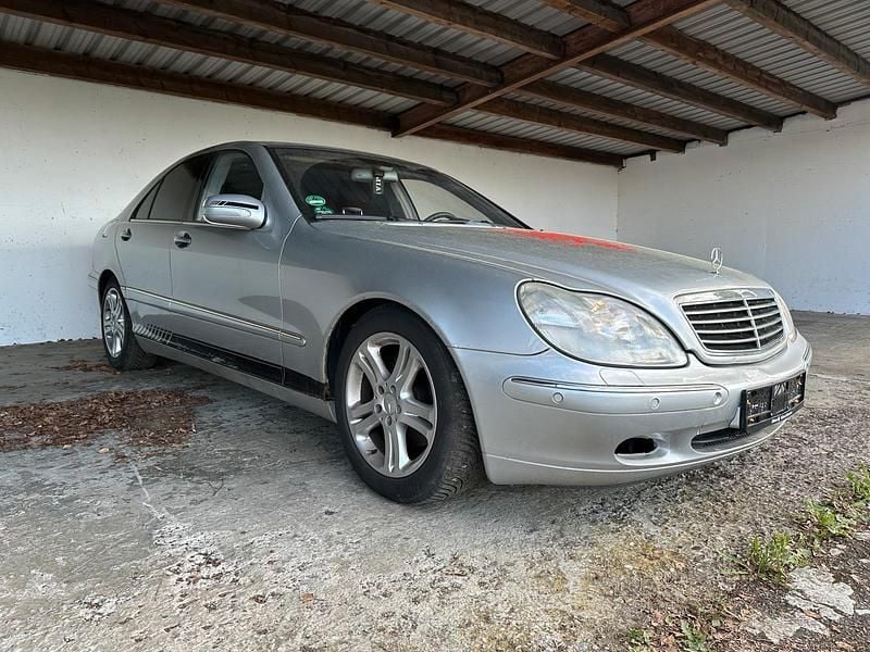 Second-hand Mercedes S320 224 CP (164 kW) 2000 Argintiu Berlinǎ