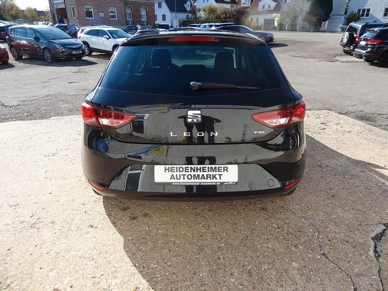 Second-hand Seat Leon Style 150 CP (110 kW) 2015 Negru Berlinǎ