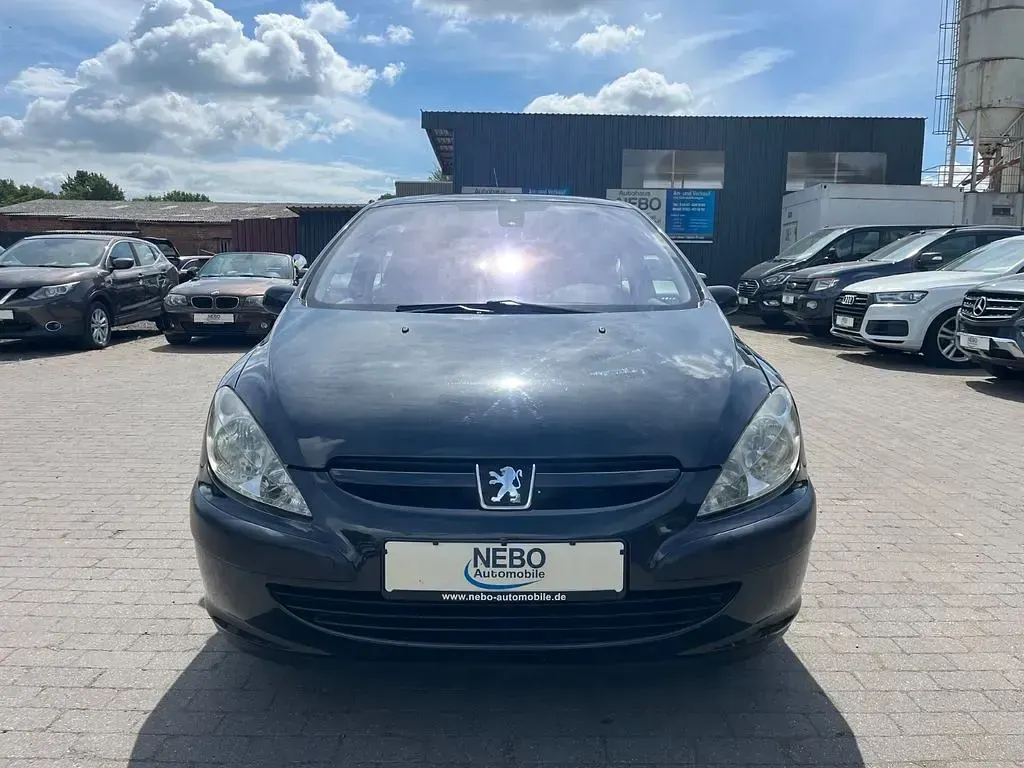Gebraucht Peugeot 307 109 PS (80 kW) 2004 Rot Limousine