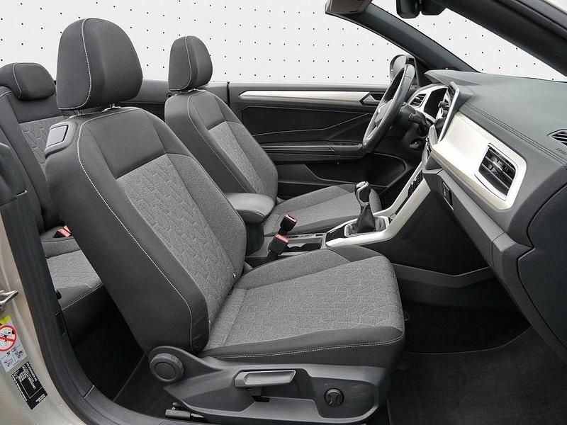 Gebraucht VW T-Roc Cabriolet Move 150 PS (110 kW) 2023 Ivory silver metallic Cabrio