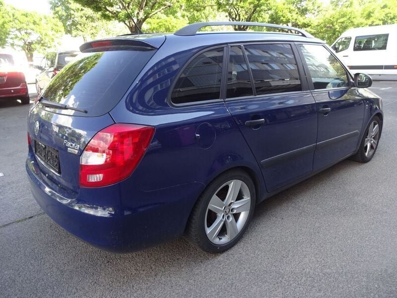 Gebraucht Skoda Fabia Cool Edition 69 PS (50 kW) 2011 Blau Kleinwagen