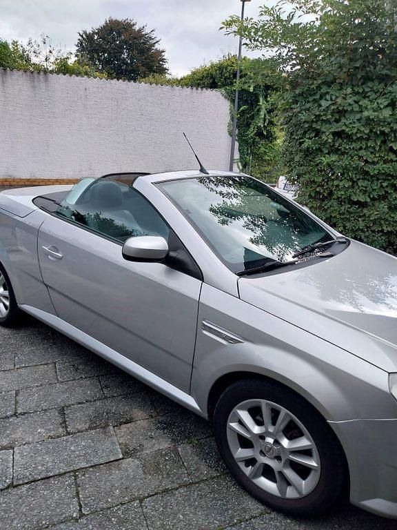 Silber Gebraucht 2006 Opel Tigra Cabrio | 1.800 € (Fairer Preis) - Bild 1/4