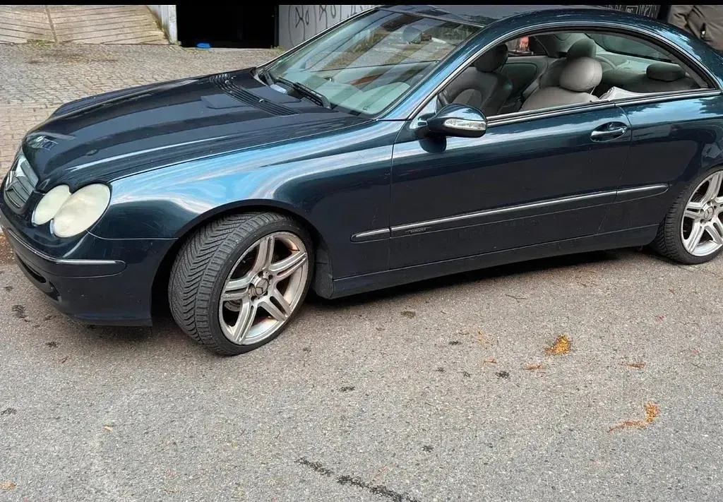 Gebraucht Mercedes CLK320 Elegance 218 PS (160 kW) 2003 Schwarz