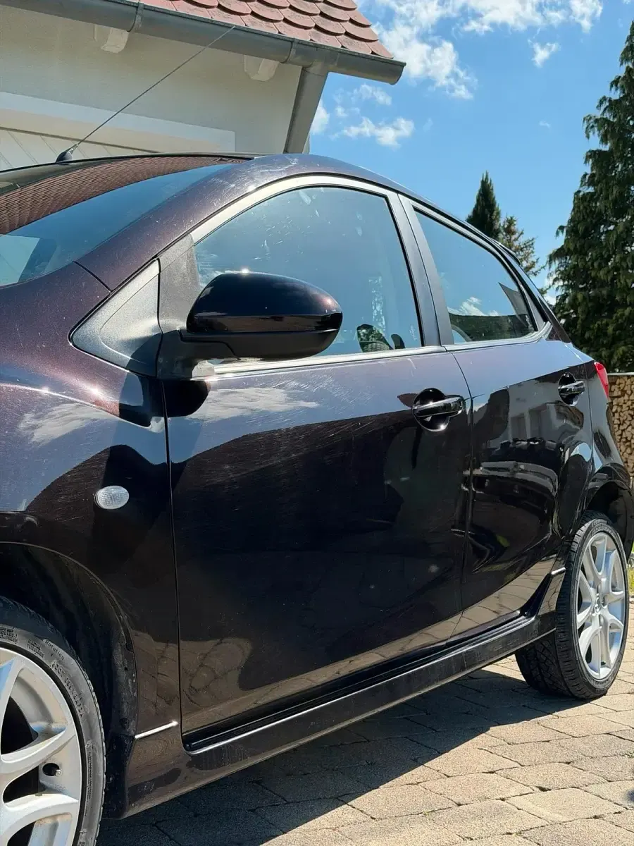 Gebraucht Mazda 2 102 PS (75 kW) 2011 Violet Kleinwagen