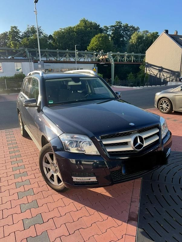 Blau Gebraucht 2010 Mercedes GLK220 SUV | 7.777 € (Guter Preis) - Bild 1/4