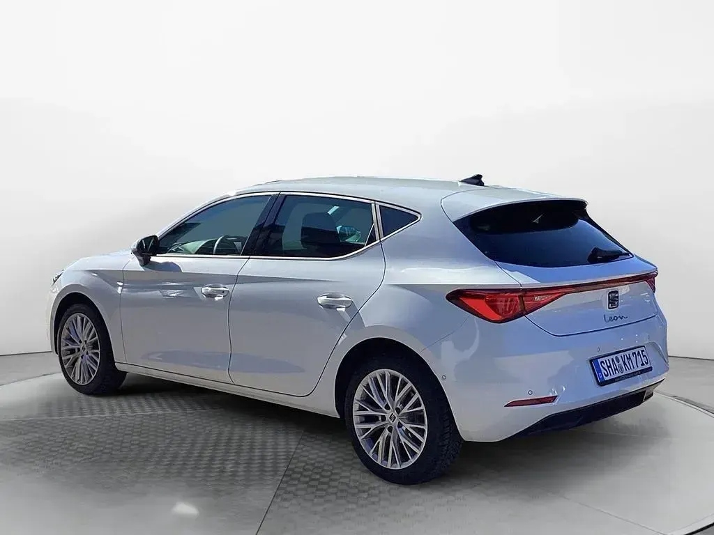Gebraucht Seat Leon 150 PS (110 kW) 2025 Glacial weiß metallic Limousine