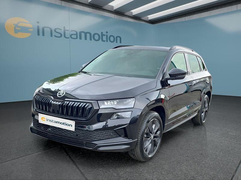 Schwarz Neu 2025 Skoda Karoq SUV | 54.149 € - Bild 1/4