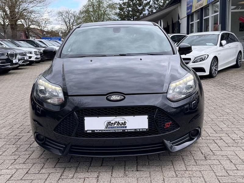 Używany Ford Focus ST 250 KM (183 kW) 2014 Czarny Sedan/Limuzyna