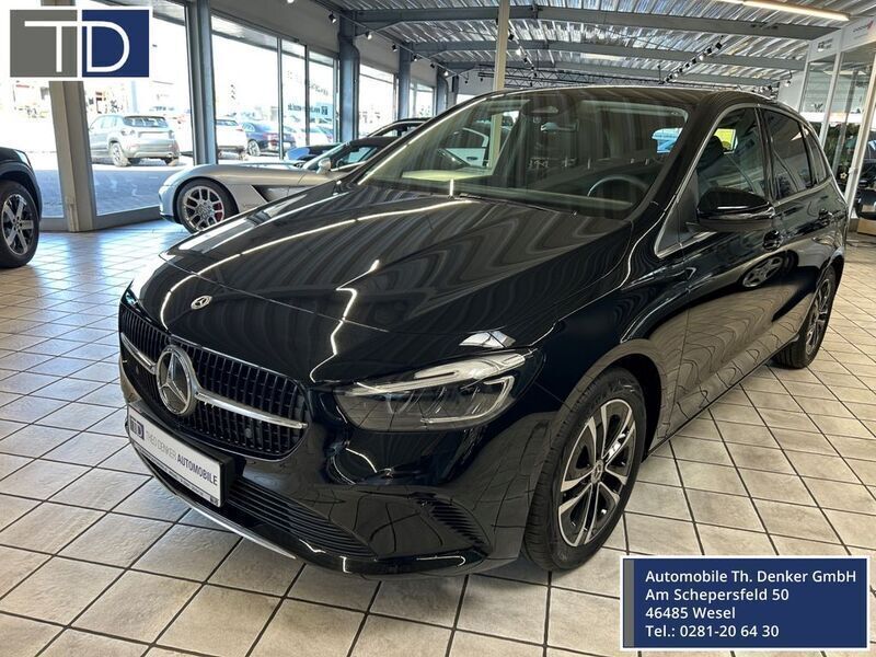 Black metallic Gebraucht 2024 Mercedes B180 Van / Kleinbus | 31.890 € (Fairer Preis) - Bild 1/4