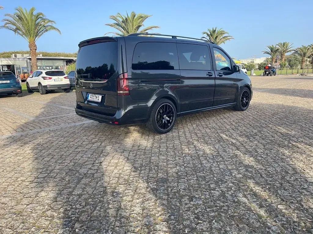 Gebraucht Mercedes V300 Exclusive 239 PS (175 kW) 2021 Schwarz Van / Kleinbus