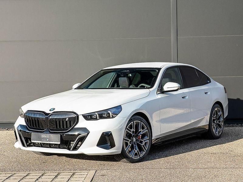 Weiß Neu 2025 BMW i5 Sport Line Limousine | 69.930 € (Etwas zu teuer) - Bild 1/4