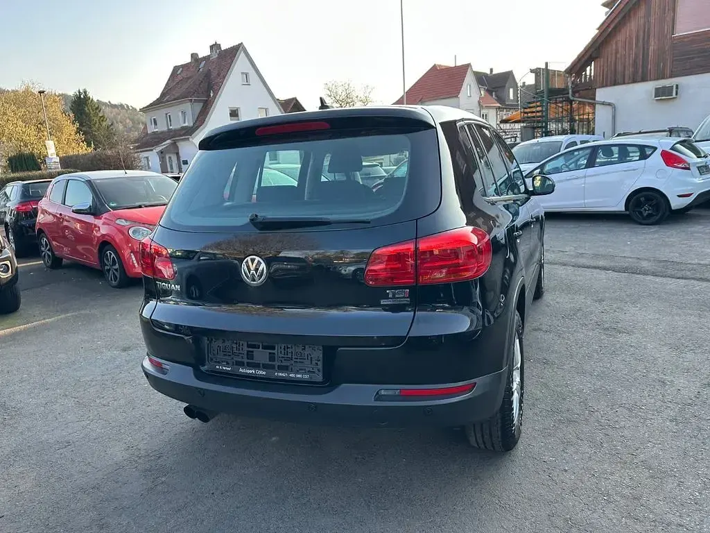 Gebraucht VW Tiguan Trendline 122 PS (89 kW) 2014 Schwarz SUV