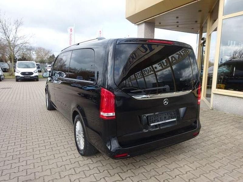Gebraucht Mercedes V300 237 PS (174 kW) 2024 Schwarz Van / Kleinbus