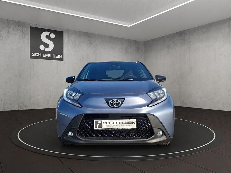 Neu Toyota Aygo X 72 PS (52 kW) 2025 Celestite grey metallic SUV