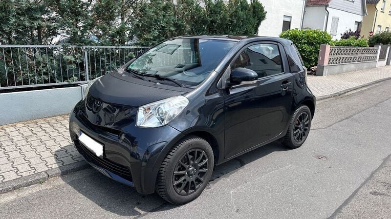 Black mica / ink Gebraucht 2010 Toyota iQ Kleinwagen | 2.800 € (Guter Preis) - Bild 1/4