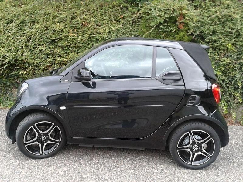 Schwarz Gebraucht 2016 Smart ForTwo Cabrio Prime Cabrio | 12.950 € (Guter Preis) - Bild 1/4