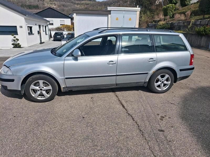 Gebraucht VW Passat 105 PS (77 kW) 2004 Silber Kombi