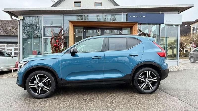 Gebraucht Volvo XC40 Ultra 163 PS (119 kW) 2025 Fjord blue / metallic SUV