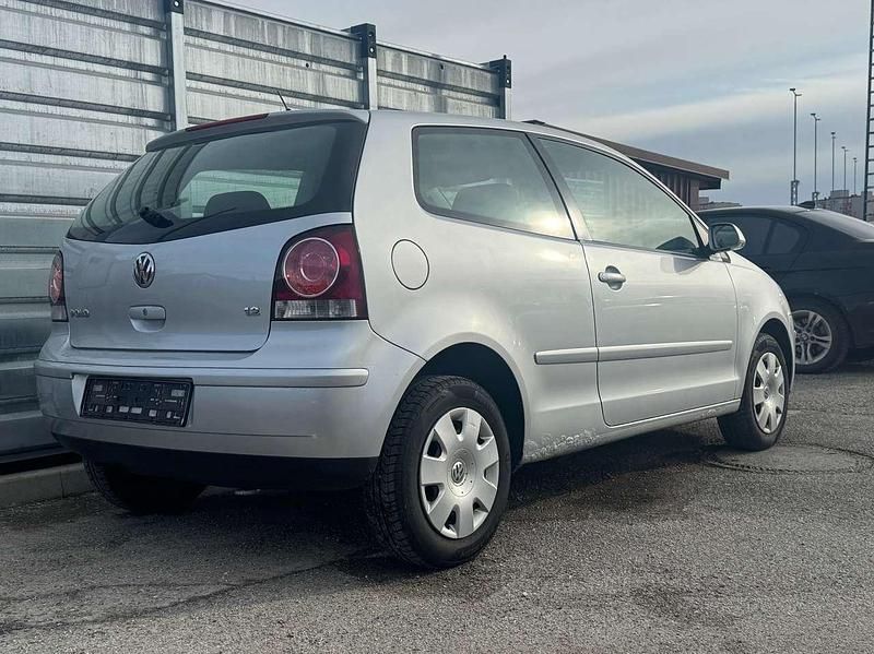 Gebraucht VW Polo Trendline 69 PS (50 kW) 2009 Silber Kleinwagen
