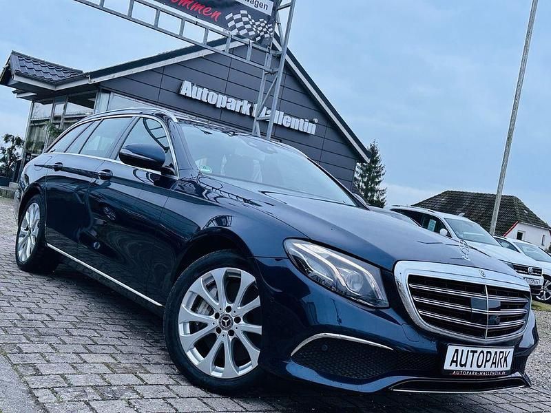 Blau Gebraucht 2018 Mercedes E400 Exclusive Kombi | 29.879 € (Fairer Preis) - Bild 1/4