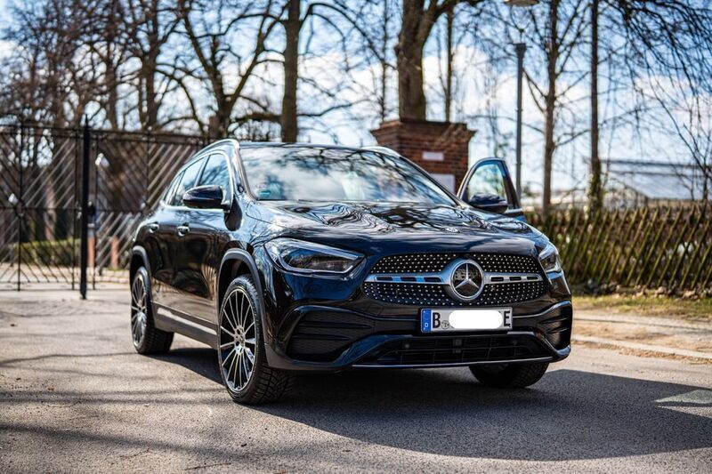 Schwarz Gebraucht 2022 Mercedes GLA250 AMG SUV | 36.900 € (Guter Preis) - Bild 1/4