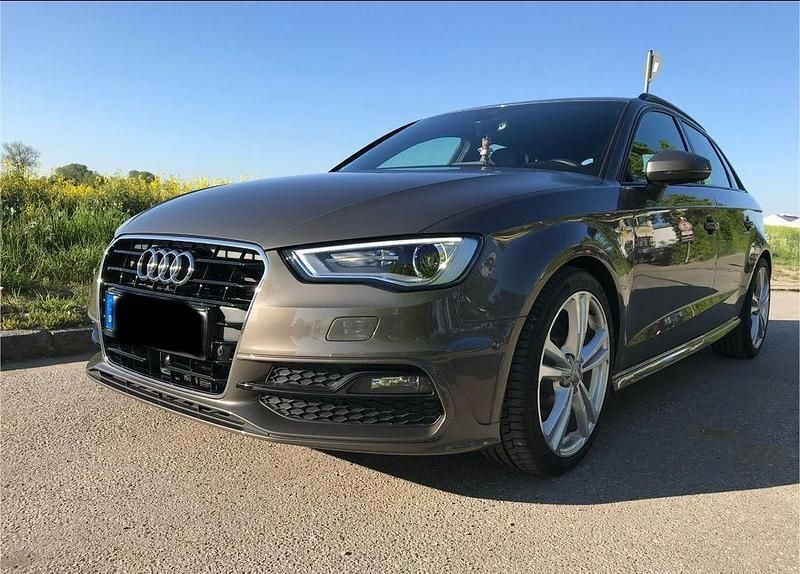 Grau Gebraucht 2014 Audi A3 S-Line Limousine | 15.690 € (Teuer) - Bild 1/4