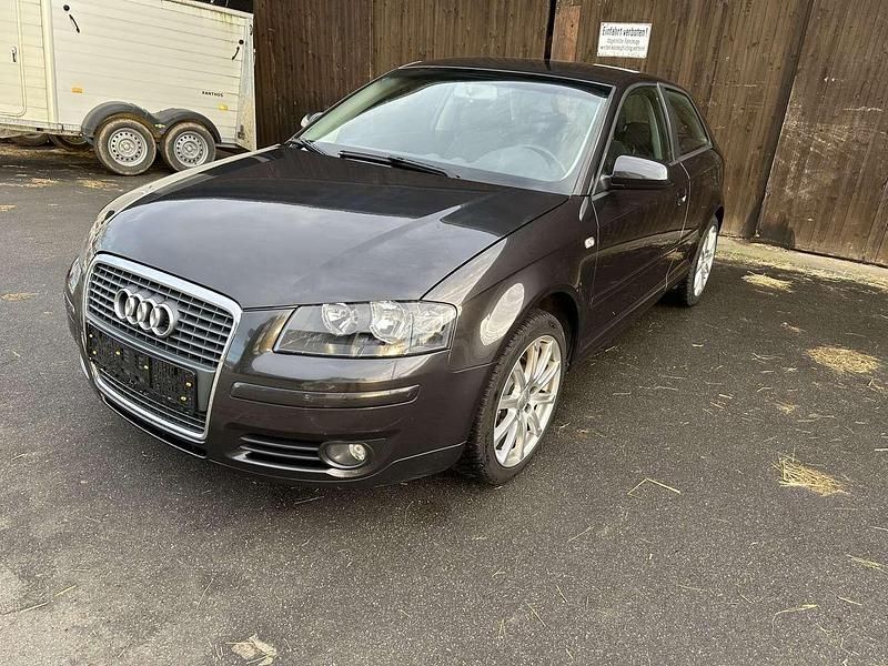 Grau Gebraucht 2007 Audi A3 Attraction Kleinwagen | 2.490 € (Guter Preis) - Bild 1/4