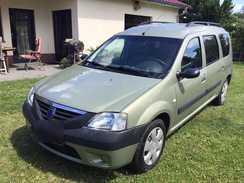 Grün Gebraucht 2009 Dacia Logan Limousine | 2.380 € (Etwas zu teuer) - Bild 1/4