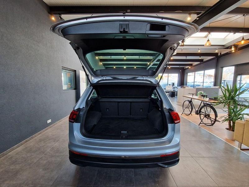 Gebraucht VW Tiguan Life 150 PS (110 kW) 2023 Silber SUV