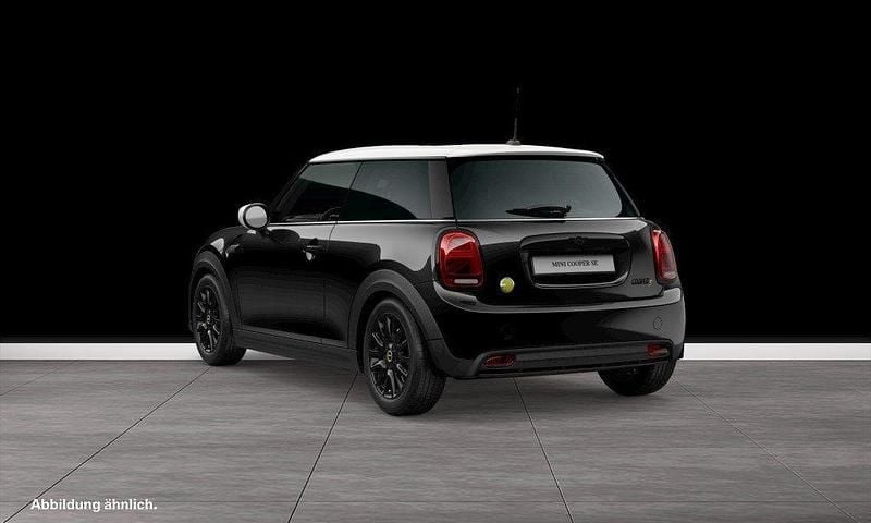 Gebraucht Mini Cooper SE 135 kW (184 PS) 2023 Schwarz Kleinwagen
