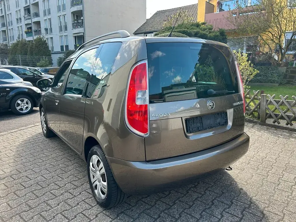Gebraucht Skoda Roomster 86 PS (63 kW) 2014 Gold Van / Kleinbus