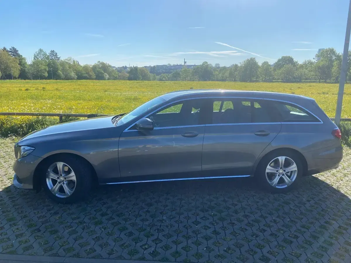 Gebraucht Mercedes E200 Avantgarde 150 PS (110 kW) 2017 Grau Kombi